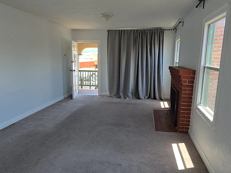 441 Wilson Ave — Photo 4
