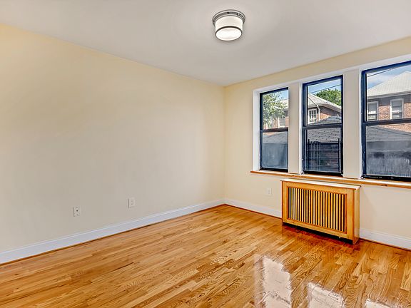 5th image of 3755 77th St APT 1D