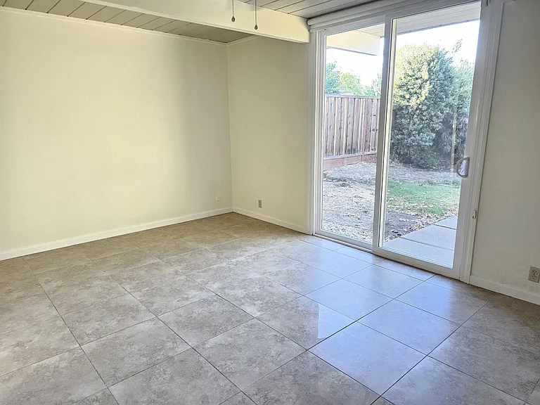 4100 Wilson Ln — Photo 6