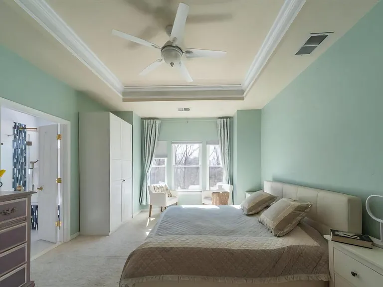 6931 Rolling Creek Way — Photo 10