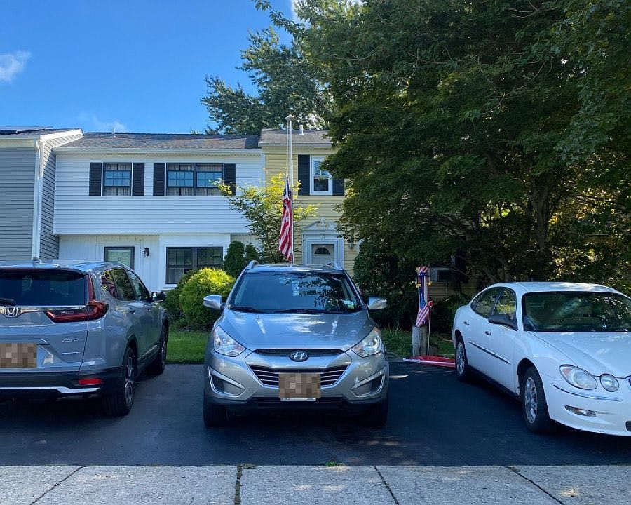2nd image of 17 Hampton Ct