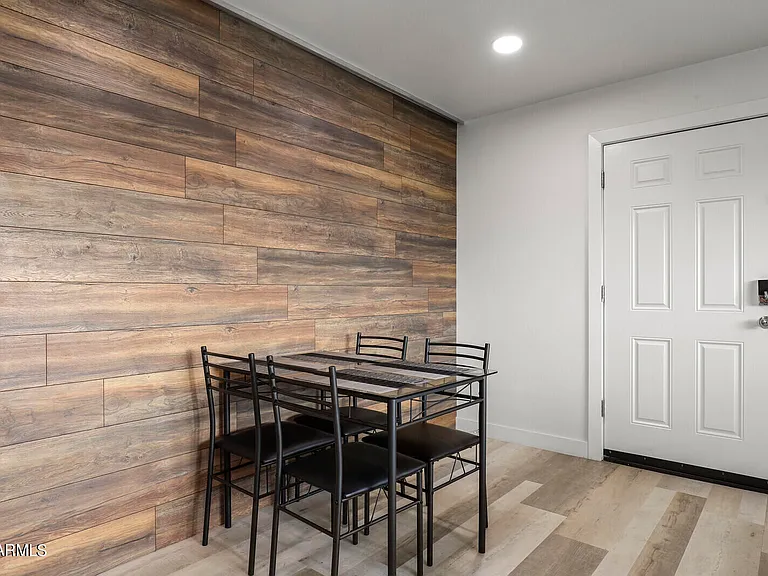 700 W University Dr #246 — Photo 2