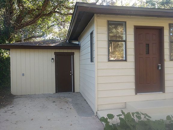 3rd image of 247 Greenbrier Dr