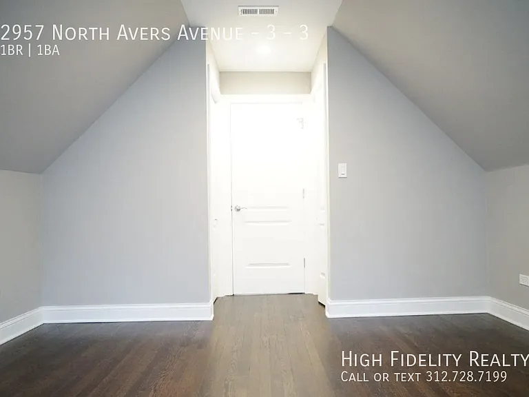 2957 N Avers Ave #3 — Photo 8
