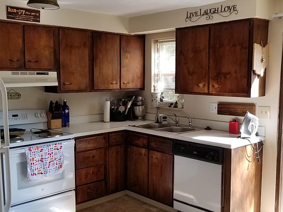 3rd image of 475-477 Melissa Ct