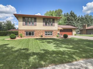 3806 Rivershore Dr S, Moorhead, MN 56560