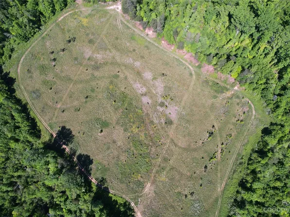 522 Whitworth Rd, Clover, SC 29710