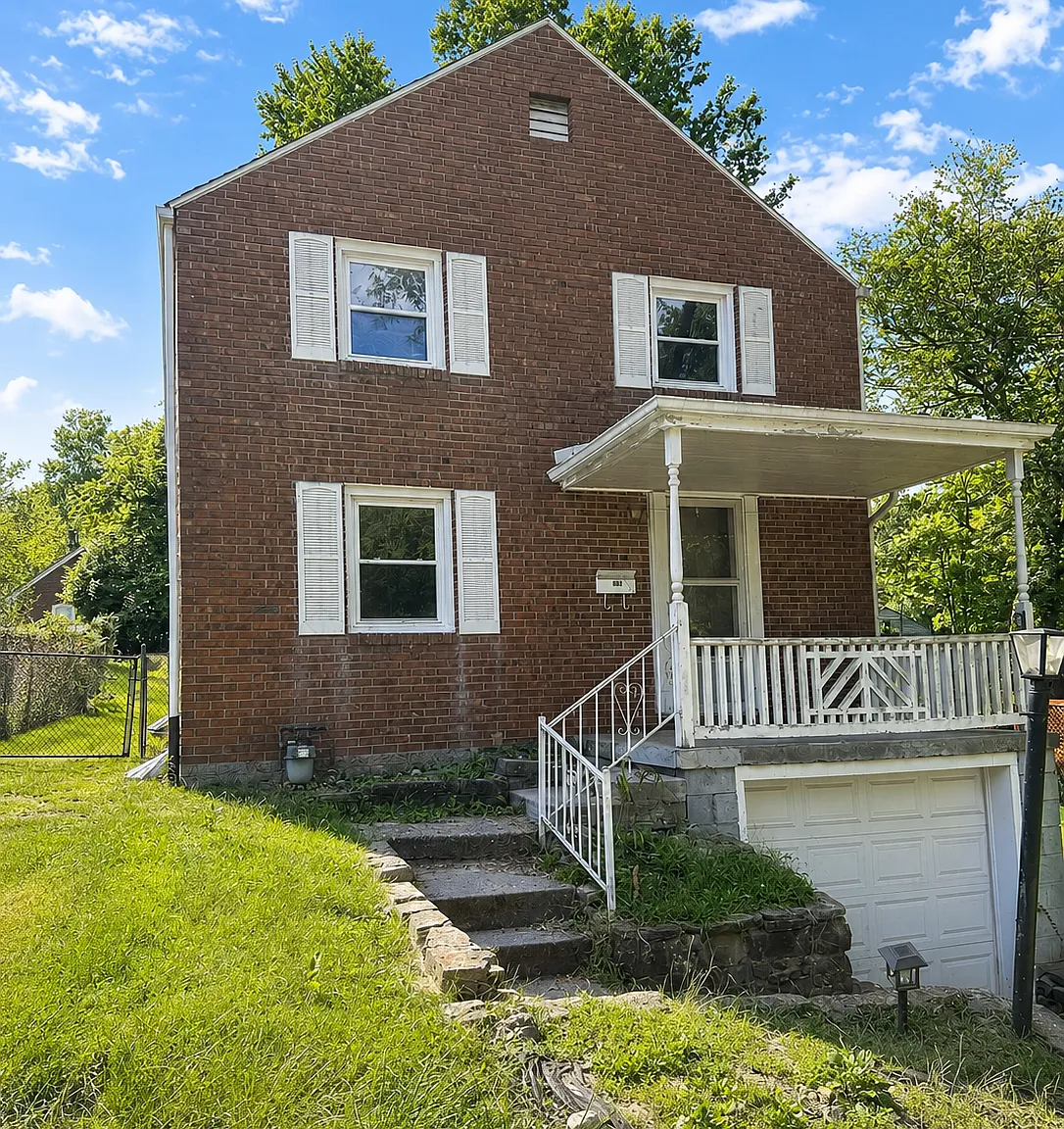 3 bed, 1100 sqft, $1,449 — Photo 1