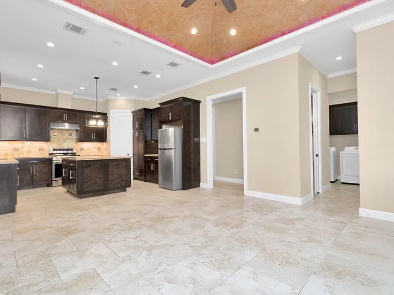 923 Doubletree Glen Dr — Photo 4