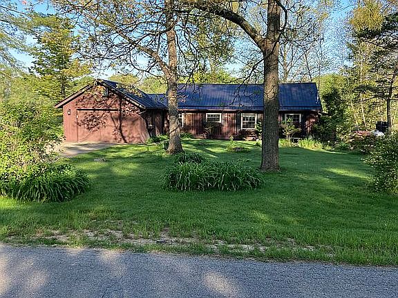 3rd image of 937 Pike Dr