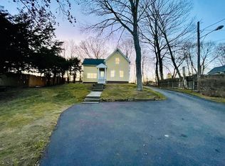 17 Pleasant St, Brookfield, MA 01506