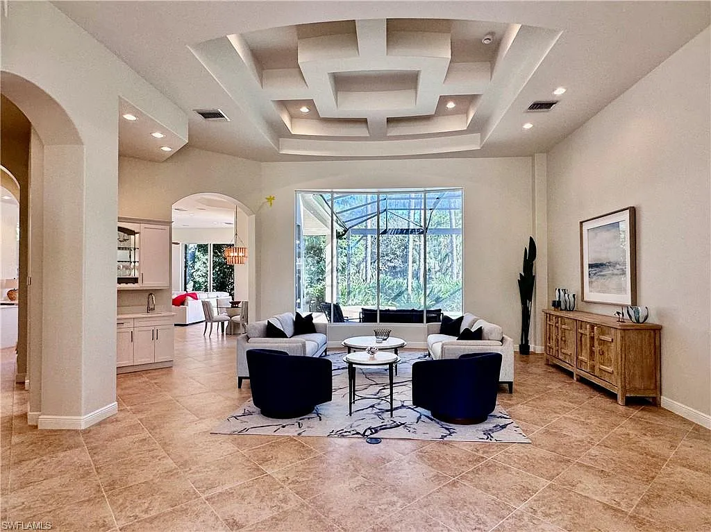 4 bed, 3.5 bath, 3463 sqft, $14,000 — Photo 2