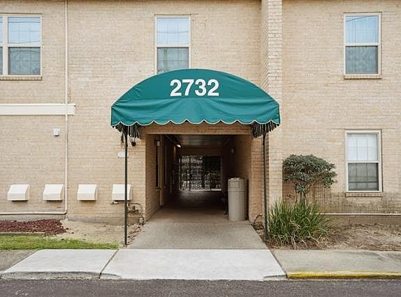 2nd image of 2732 Whitney Pl APT 209