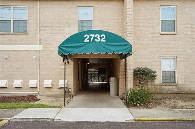 Building Photo - 2732 Whitney Pl #209