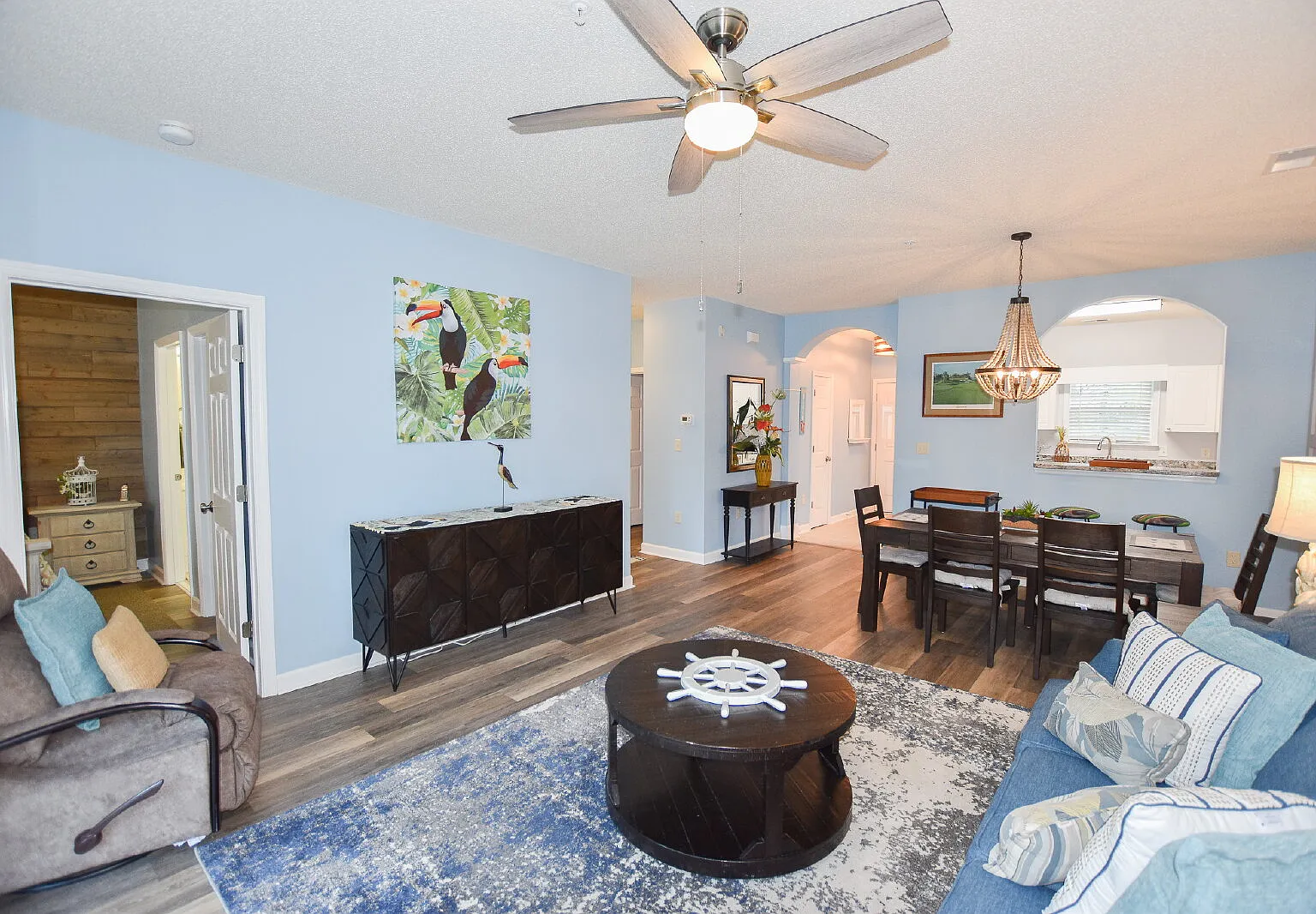 2 bed, 2.0 bath, 1047 sqft, $2,000 — Photo 4