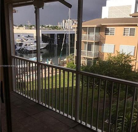 5th image of 1510 SE 15th St APT 303