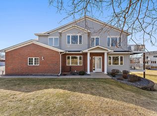 20059 Homestead Ct, Lakeville, MN 55044