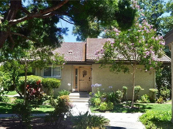 46 N Meadowlark Ln, Oak Park, CA 91377