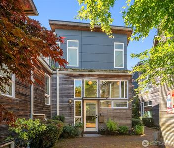 1907 E Pine Street, Seattle, WA, 98122