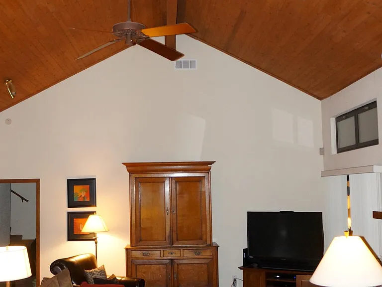 457 Russell Blvd — Photo 5
