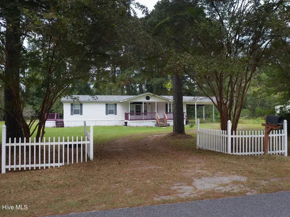 6231 Sam Potts Highway, Hallsboro, NC 28442