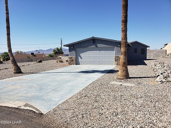3rd image of 2465 Cajon Ln