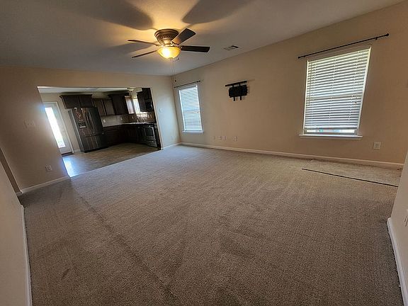 3rd image of 205 Coles Creek Dr