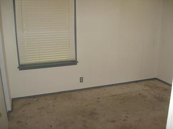 5th image of 1608 Carswell Ter