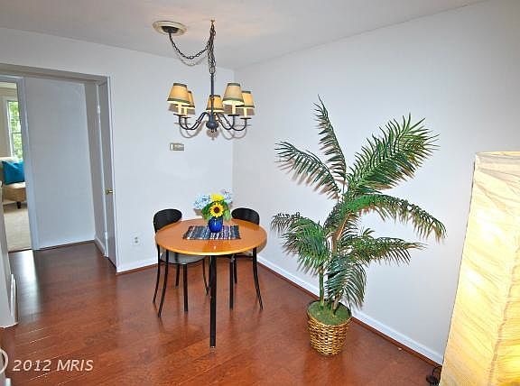 5th image of 810 S Arlington Mill Dr APT 201