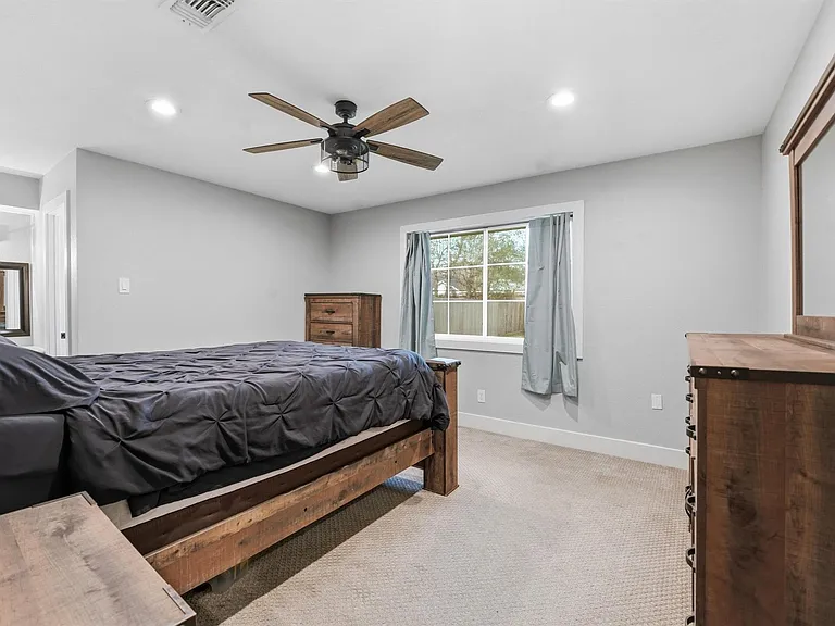 431 Dover Ln — Photo 11