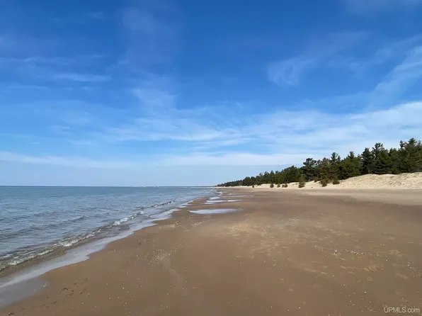 PARCEL 402 Top O Lake Rd, Gulliver, MI 49840