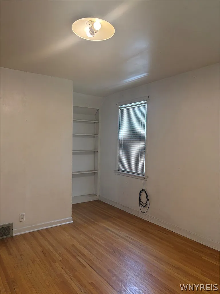 1 bed, 1.0 bath, 684 sqft, $1,000 — Photo 3