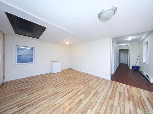 76 Simonson Avenue image 11 of 21