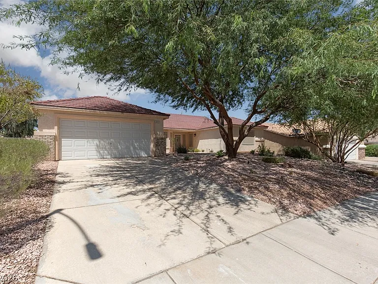 327 Perry Ellis Dr — Photo 1
