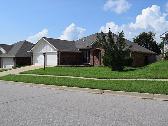 3rd image of 520 Northridge Dr