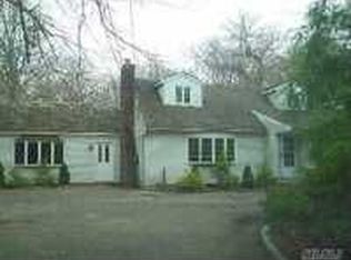 8 Saints Orchard Rd, Port Jefferson, NY 11777