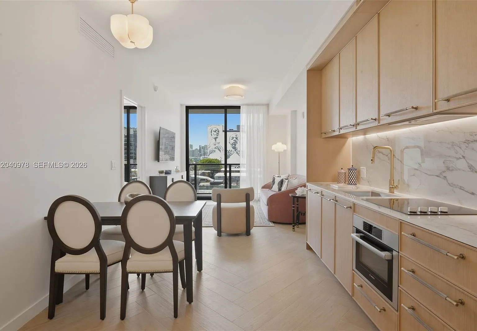 1 bed, 1.0 bath, 720 sqft, $4,350 — Photo 3