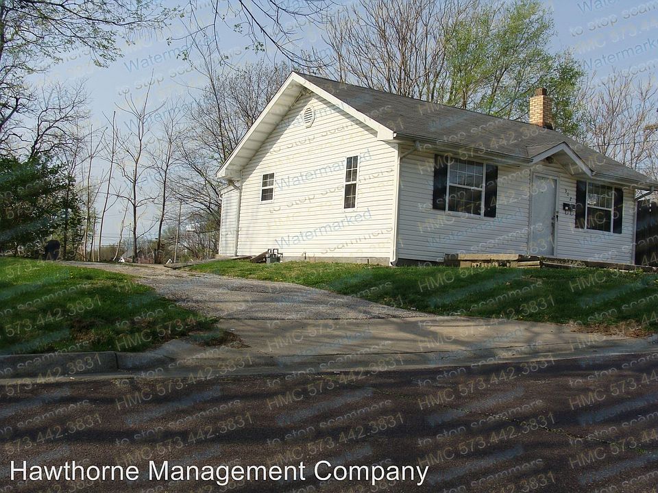 2nd image of 302 Dysart St