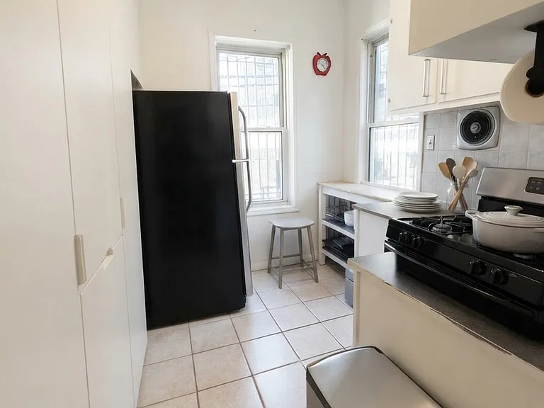 1024 Willoughby Ave #4 — Photo 4