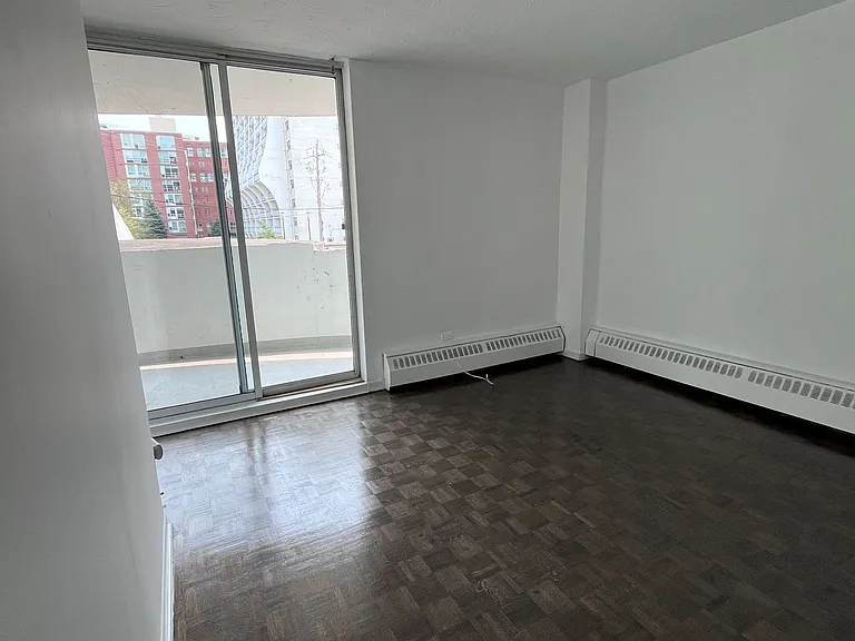 44 Walmer Rd #204 — Photo 4