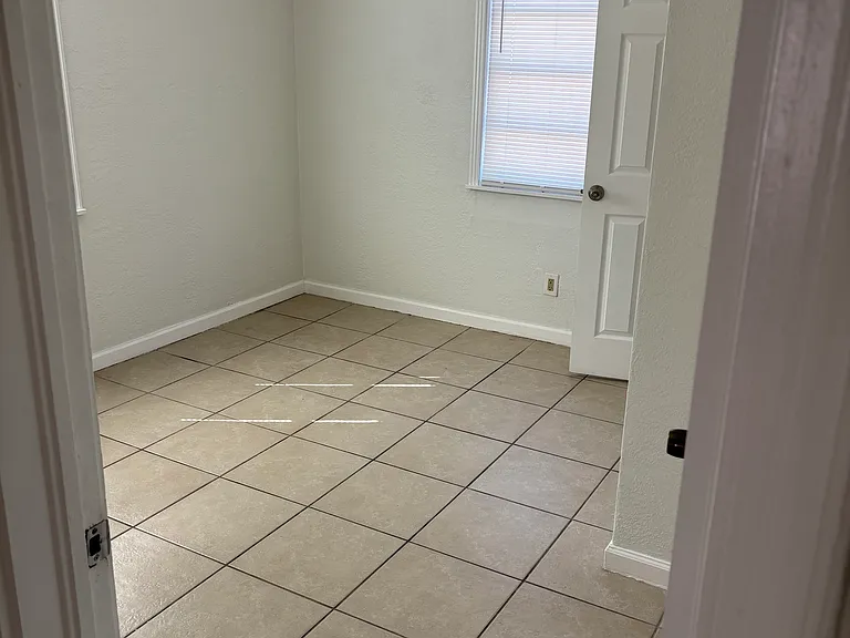 1227 Formosa Ave — Photo 5