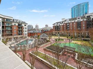 300 W 5th St APT 336, Charlotte, NC 28202