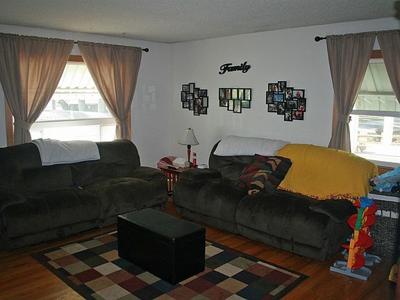 2nd image of 205 E Lacrosse Ave