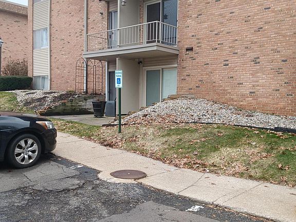 4th image of 756 W Kilgore Rd APT 204