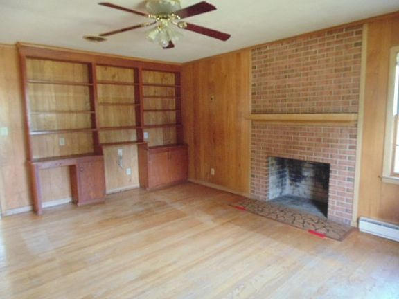 5th image of 18292 Virginia Ave