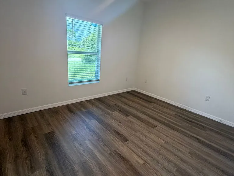 17223 Berwin Ave — Photo 6