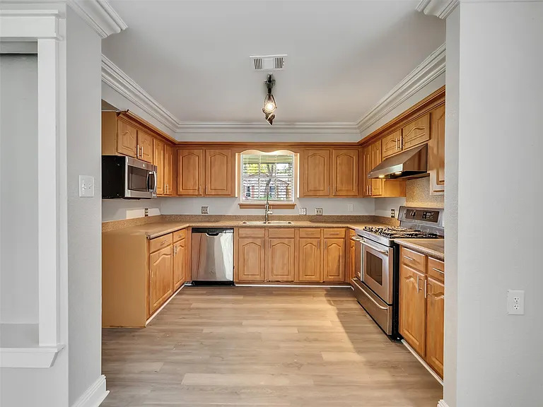 612 Orangewood Dr — Photo 9