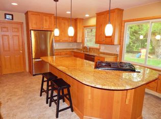 4805 S Langlade Dr, New Berlin, WI 53151