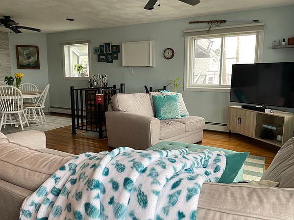 Alternate Dining Room / Living Room setup