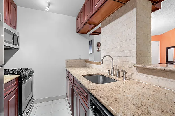 Rented by R New York | media 10